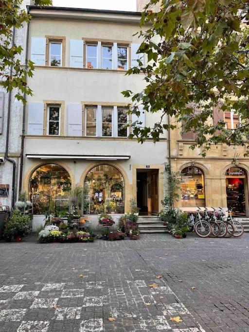 V&V Centre Neuchâtel Eksteriør billede